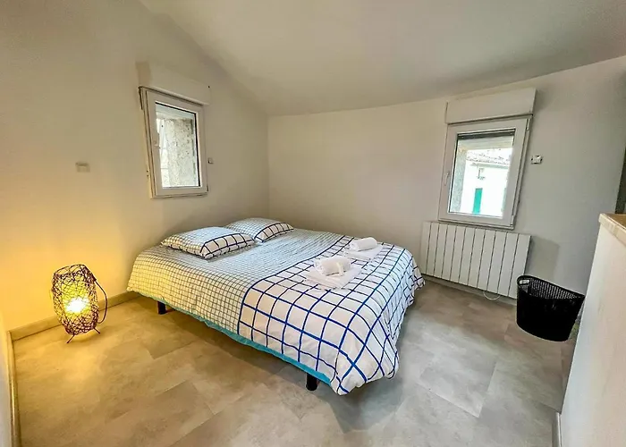 Maison De Caractere Renovee Avec Gout Pour 2 Personnes * Saint-Genies-de-Fontedit